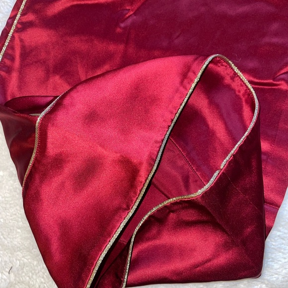 Roberto Cavalli Red Silk Pants with Gold Trim - Picture 5 of 9